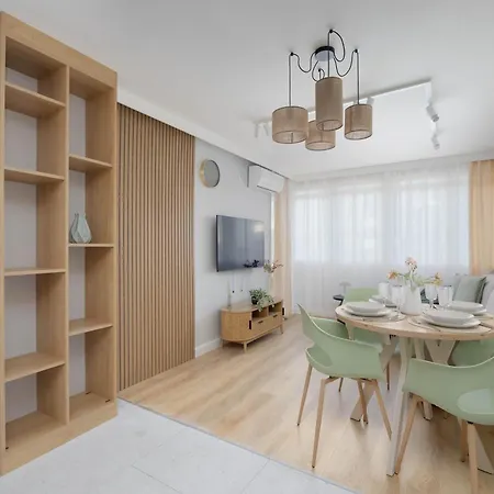 Appartement Stylish With Air Conditioning And A Workspace In The Center Of By Renters