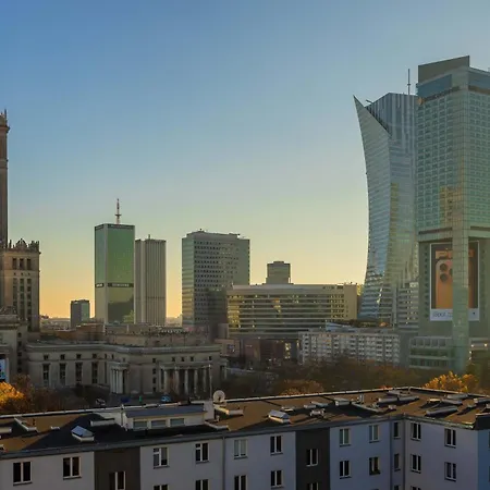 Stylish With Air Conditioning And A Workspace In The Center Of By Renters Apartament *